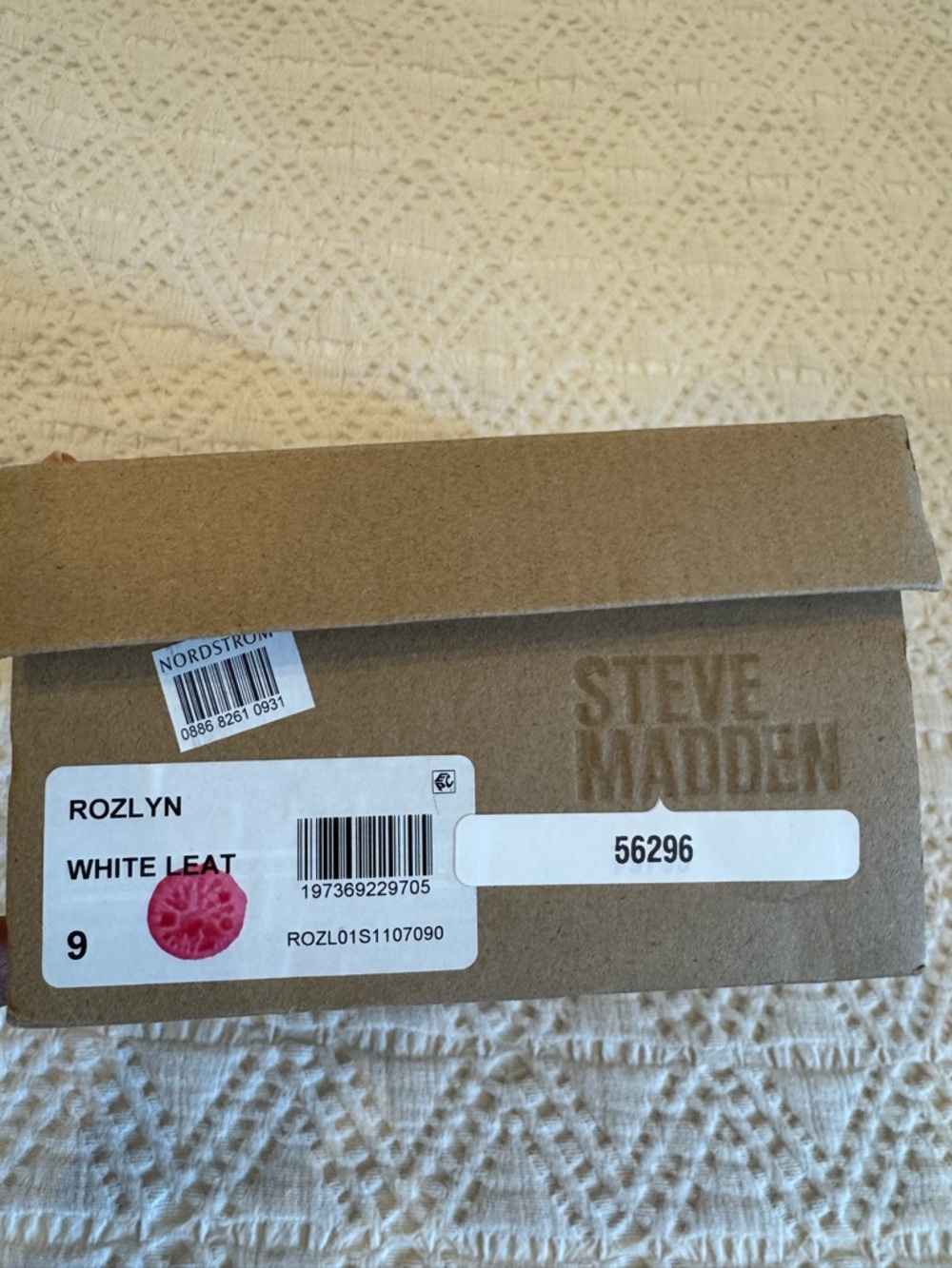 Steve Madden White Slingback Block Heel Sandals - Picture 4 of 6